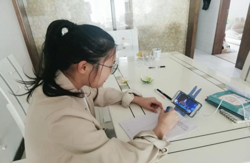 云南经济管理学院医学院党总支组织收看 张桂梅思政大讲堂首场报告会 第 5 张 云南经济管理学院医学院党总支组织收看 张桂梅思政大讲堂首场报告会 第 5 张