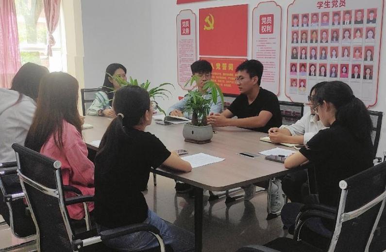 “以书润心,与书为伴”智慧社区开展读书分享会 第 13 张 “以书润心,与书为伴”智慧社区开展读书分享会 第 13 张