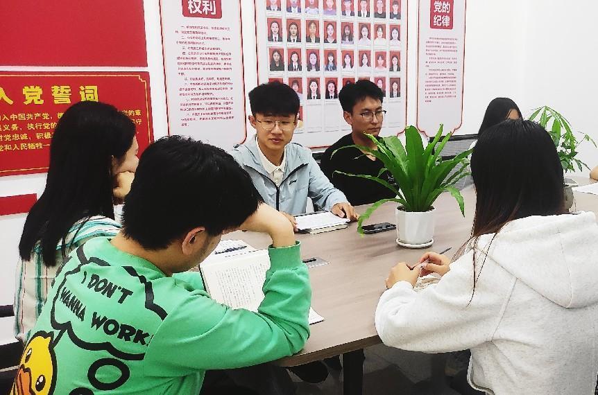 “以书润心,与书为伴”智慧社区开展读书分享会 第 15 张 “以书润心,与书为伴”智慧社区开展读书分享会 第 15 张