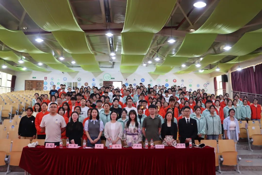 党心引领青春志,青马结业启新程——医学院开展首期青训结业典礼 第 8 张 党心引领青春志,青马结业启新程——医学院开展首期青训结业典礼 第 8 张