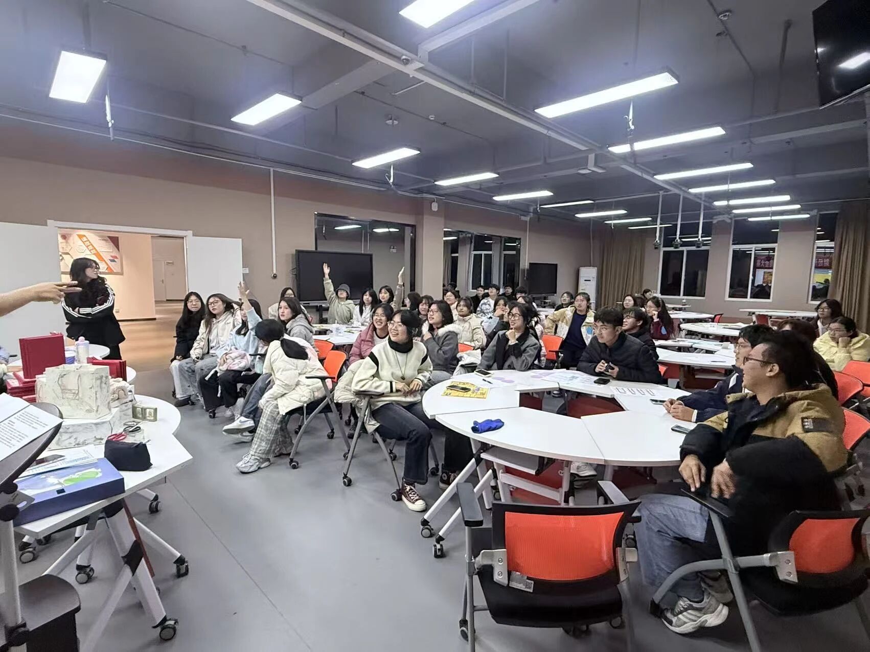 不止“赢金矿”!财管协会“沙漠掘金”落幕,一场让专业知识“活”起来的体验 第 2 张 不止“赢金矿”!财管协会“沙漠掘金”落幕,一场让专业知识“活”起来的体验 第 2 张