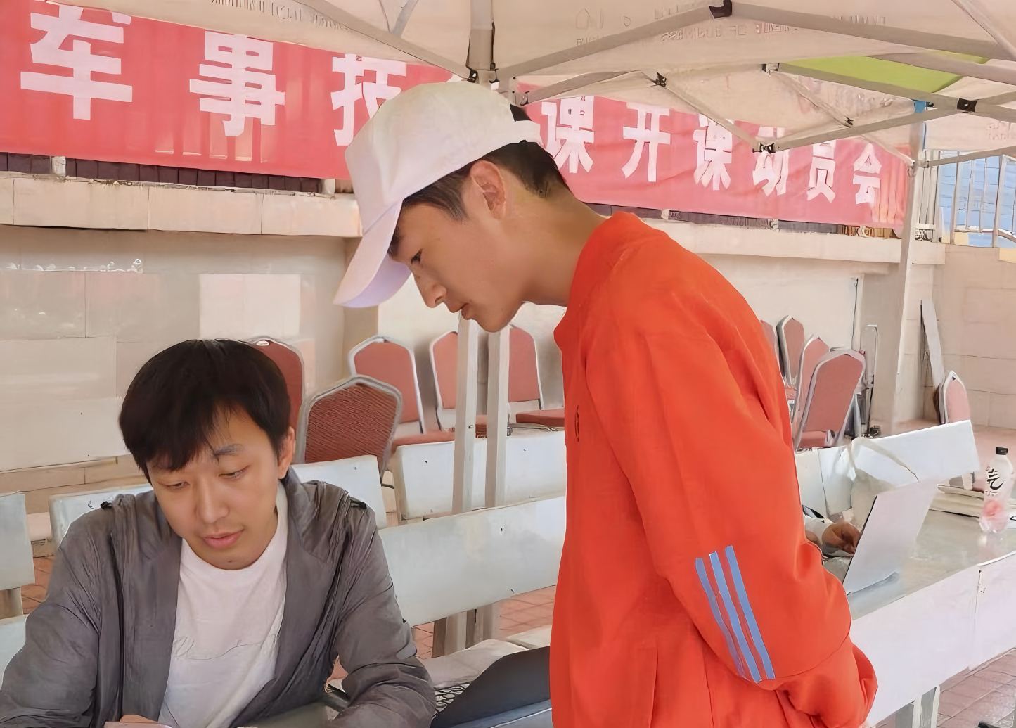 云南经济管理学院医学院:军训温情满场,青春暖意盈心 第 7 张 云南经济管理学院医学院:军训温情满场,青春暖意盈心 第 7 张