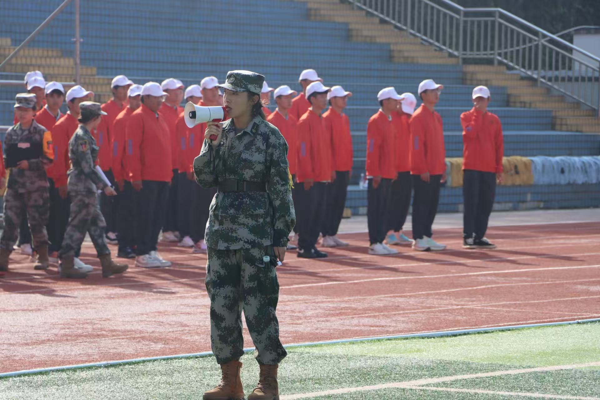 4.jpeg 齐步铿锵砺意志,医学生军训展昂扬风貌 第 4 张