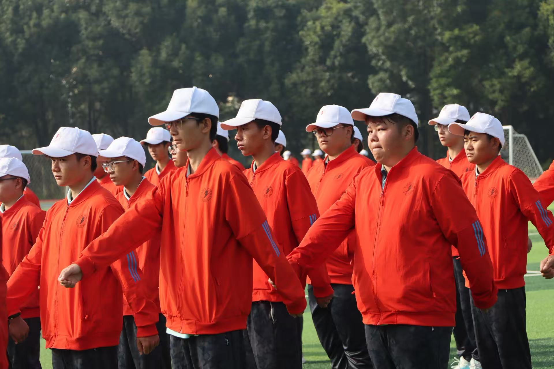 6.jpeg 齐步铿锵砺意志,医学生军训展昂扬风貌 第 6 张