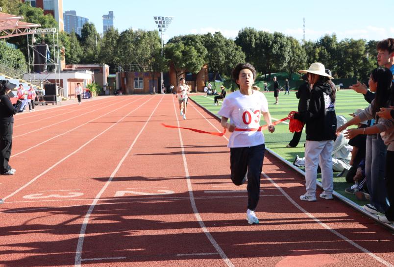 绿茵逐梦，医心启航 ——云南经济管理学院运动会开幕式暨首日赛事精彩速递 第 18 张