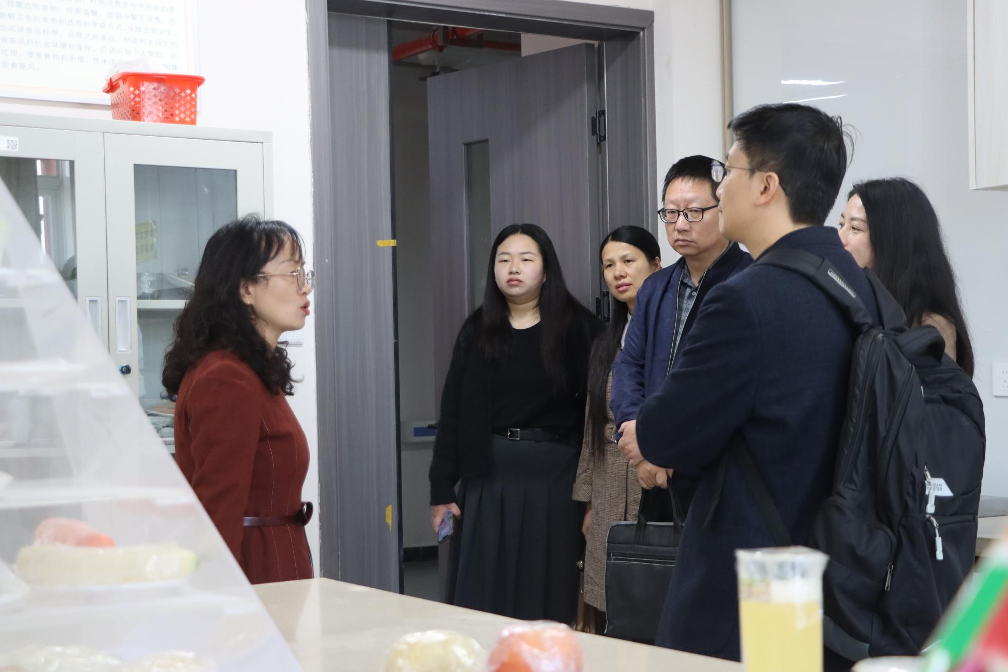 深化校院合作 共育医学英才——玉溪市中山医院与云南经济管理学院座谈交流会圆满举行 第 4 张