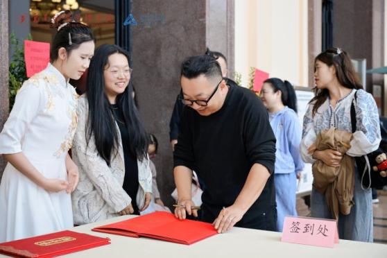 万象映界 艺彩绽放——云南经济管理学院艺术与传媒学院2026“万象·映界”展演今日绽放,双馆共赏艺术盛宴 第 6 张 万象映界 艺彩绽放——云南经济管理学院艺术与传媒学院2026“万象·映界”展演今日绽放,双馆共赏艺术盛宴 第 6 张