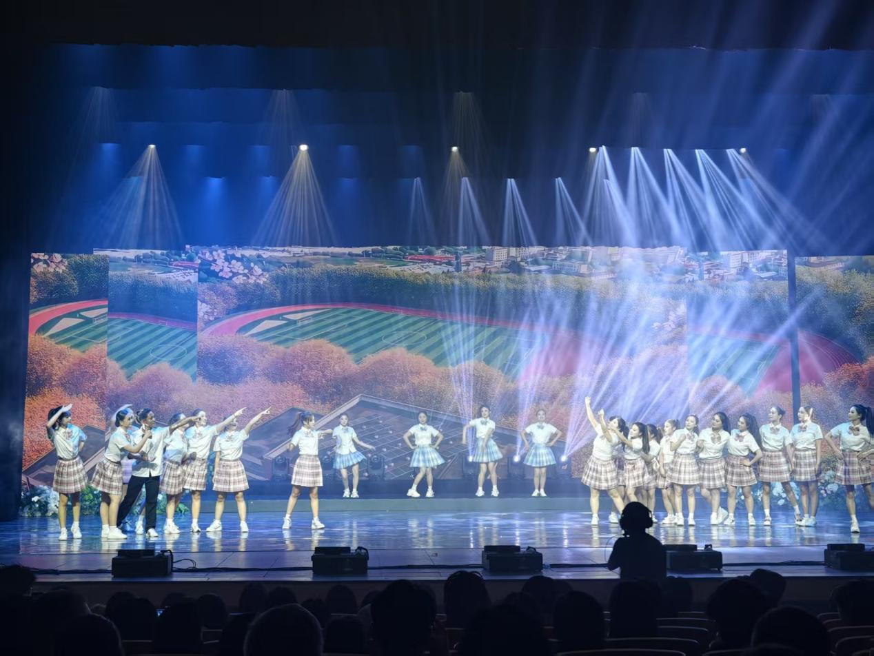 万象映界 艺彩绽放——云南经济管理学院艺术与传媒学院2026“万象·映界”展演今日绽放,双馆共赏艺术盛宴 第 34 张 万象映界 艺彩绽放——云南经济管理学院艺术与传媒学院2026“万象·映界”展演今日绽放,双馆共赏艺术盛宴 第 34 张