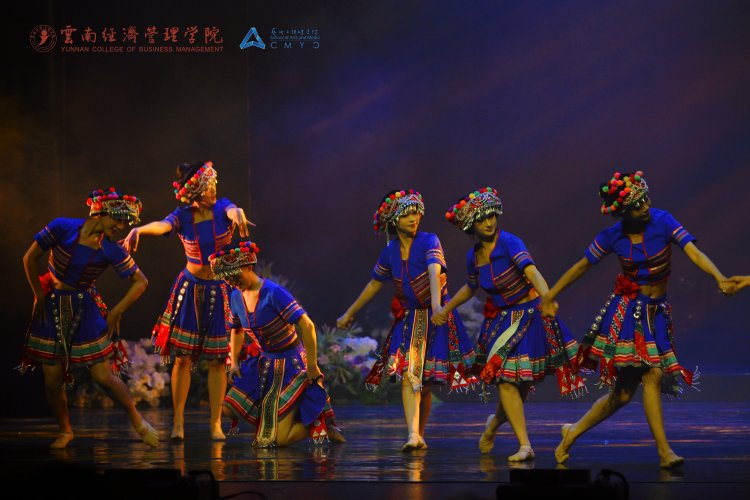 万象映界 艺彩绽放——云南经济管理学院艺术与传媒学院2026“万象·映界”展演今日绽放,双馆共赏艺术盛宴 第 40 张 万象映界 艺彩绽放——云南经济管理学院艺术与传媒学院2026“万象·映界”展演今日绽放,双馆共赏艺术盛宴 第 40 张